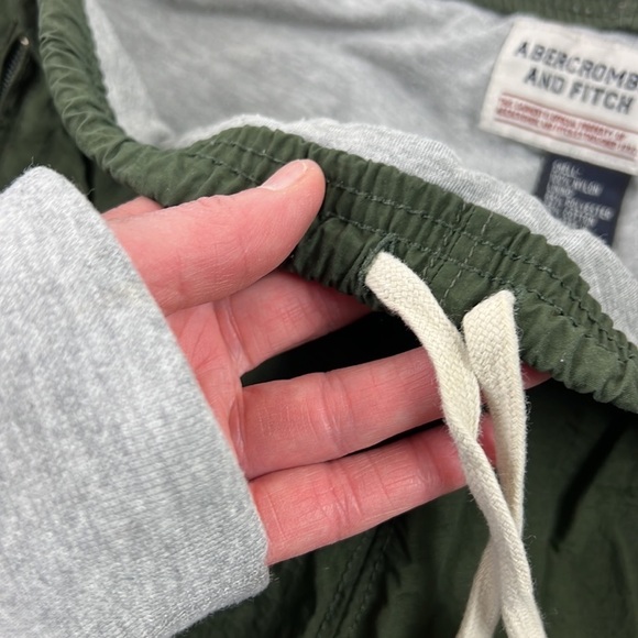 Abercrombie & Fitch Green  Lined Exercise Splash Pants - Picture 7 of 8